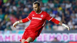 Pau López se recupera de una lesión en el dedo.