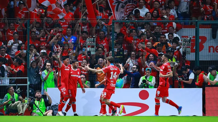 Toluca aplastó a Tigres en el Nemesio Díez.