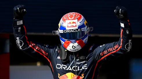 Max Verstappen celebra su victoria en Emilia-Romaña