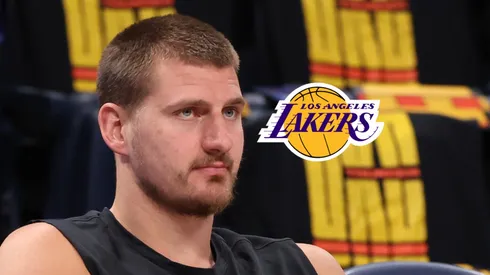 Nikola Jokic y el logo de los Lakers.