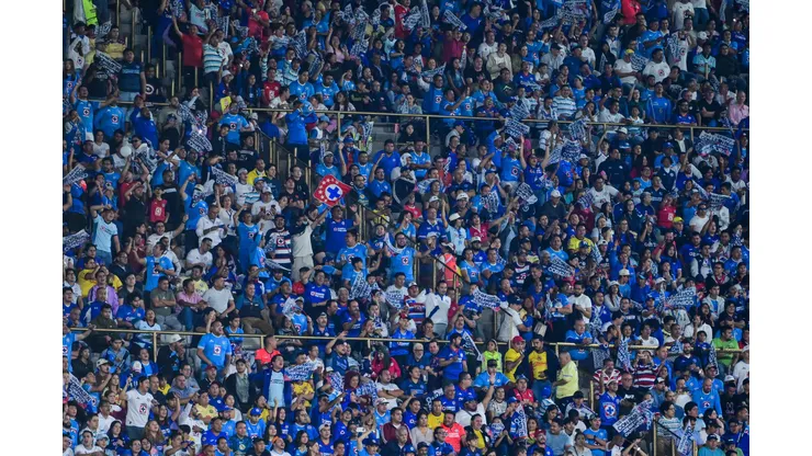 la afición de Cruz Azul señaló al culpable de la eliminación de Cruz Azul