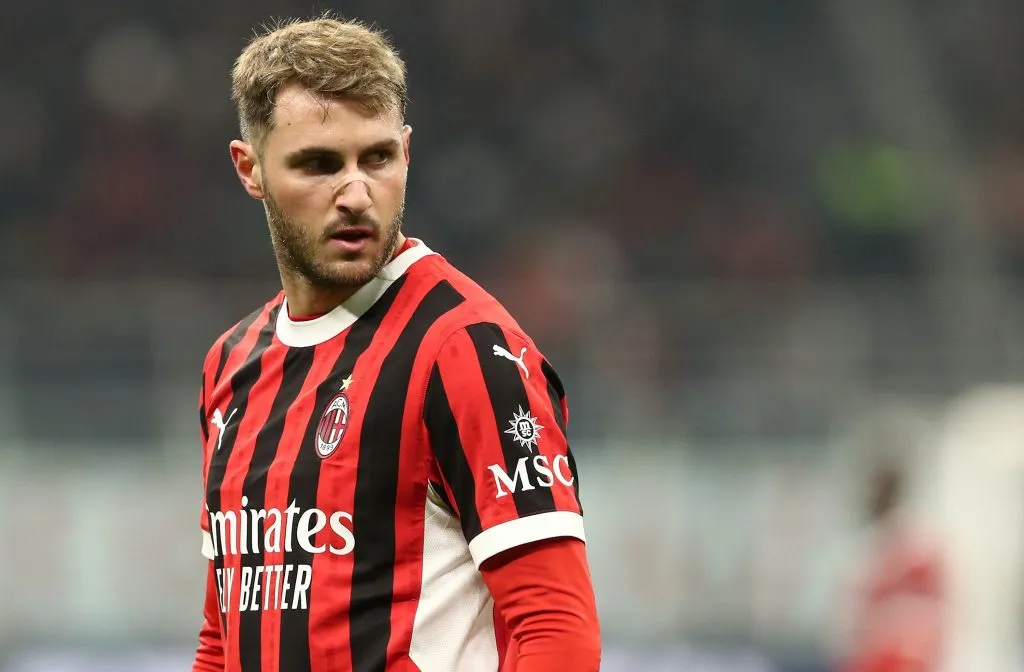 Terminó la temporada para Santiago Giménez (Getty Images)