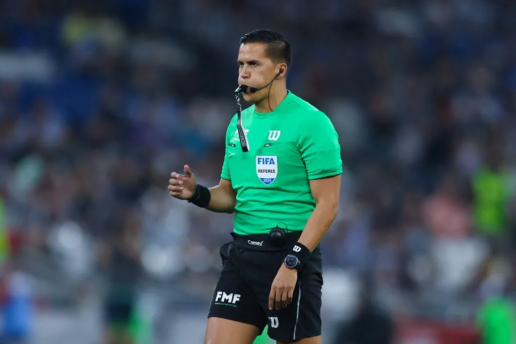 Quintero Huitrón ya dirigió en la Liguilla del Clausura 2025 durante el juego entre América y Pachuca (2-0). (Imago7)