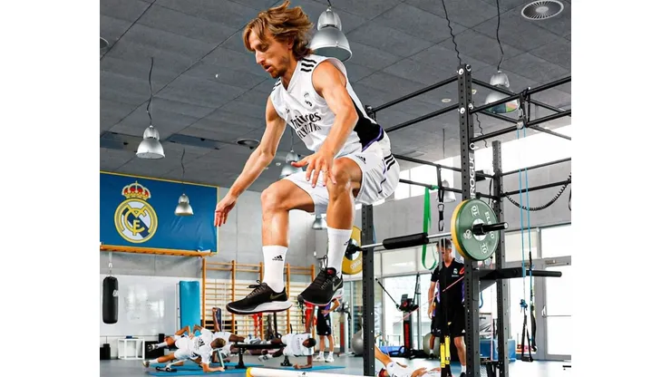 Cómo entrenan los futbolistas en el gym cuando el calendario aprieta