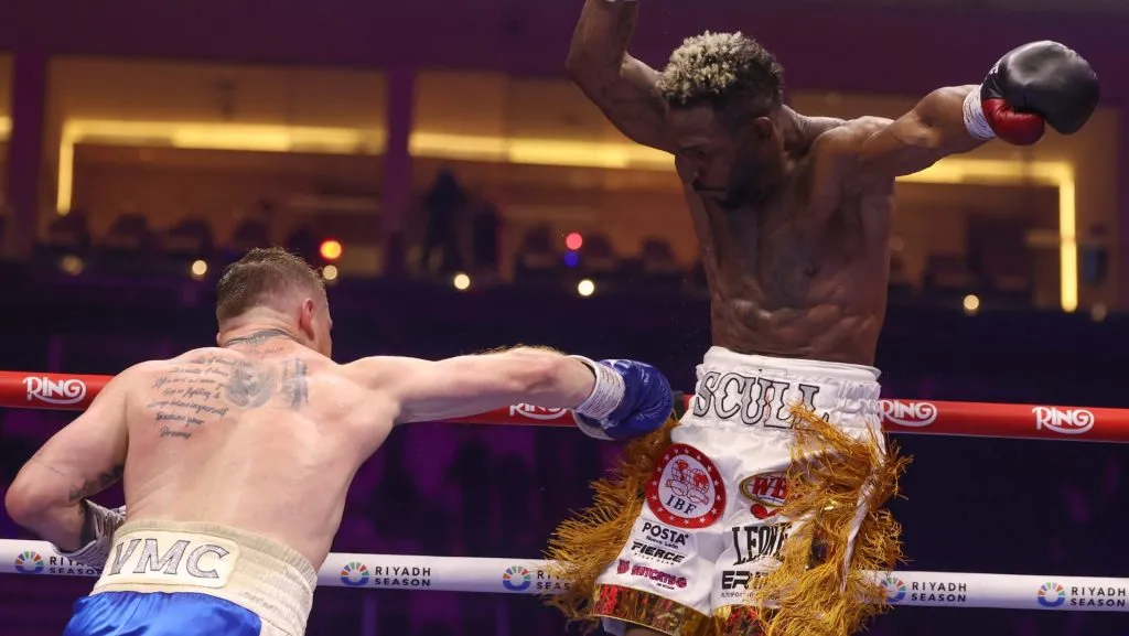 William Scull fue muy criticado por la presentación que entregó ante Canelo Álvarez en Arabia Saudita. (GETTY IMAGES)