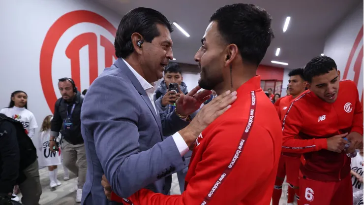 El paraguayo fue el técnico que hizo debutar a Alexis Vega en el futbol profesional.