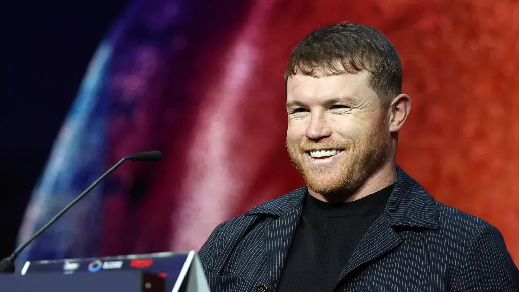 Canelo Álvarez fue padre por quinta vez, ahora de una niña.