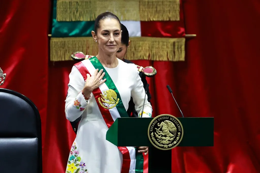 Claudia Sheinbaum felicitó a Toluca por el título obtenido en el Clausura 2025 y recordó que le va a Pumas. (Getty images)