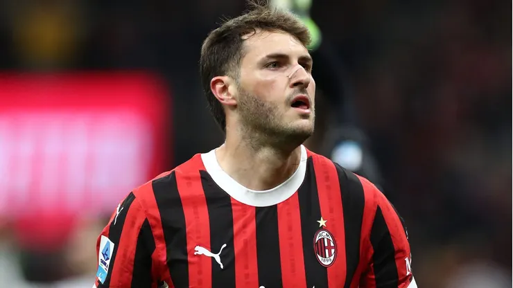 Santiago Giménez tendría nuevo entrenador en Milan de cara a la temporada 2024/25