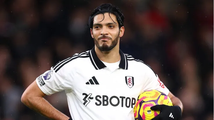 Raúl Jiménez continuará en Fulham