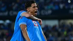 Sepúlveda festeja el quinto gol de Cruz Azul ante Vancouver Whitecaps.