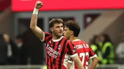 Santiago Giménez podría tener un compañero de lujo en Milan