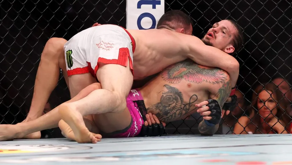 Merab Dvalishvili aplastó a Sean O’Malley en la revancha en UFC 316. (GETTY IMAGES)