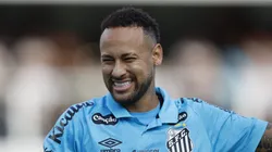 Neymar seguirá siendo jugador del Santos y le puso fin a los rumores.