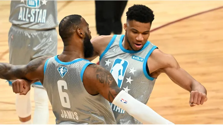 LeBron James y Giannis Antetokounmpo.