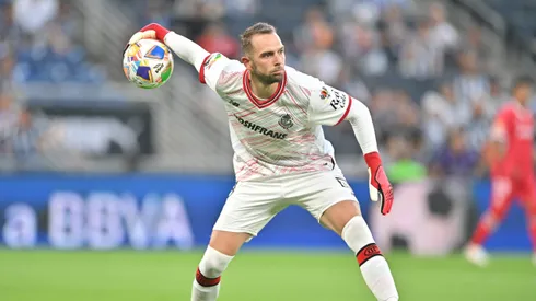 Pau López se marcha de Toluca y se supo por qué.