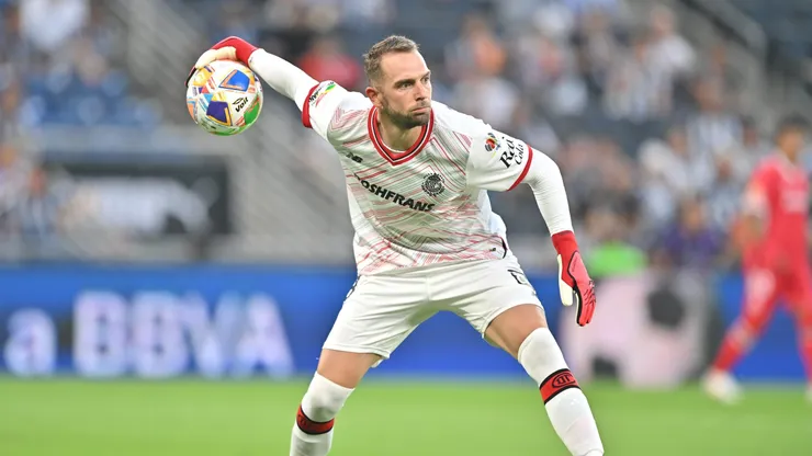 Pau López se marcha de Toluca y se supo por qué.
