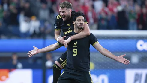 Raúl Jiménez y Santiago Giménez en México