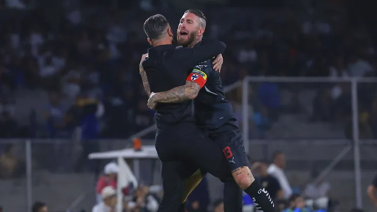 Martín Demichelis y Sergio Ramos en Rayados