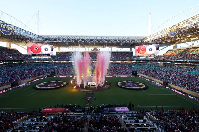 El Hard Rock Stadium en el partido inaugural (Getty Images)