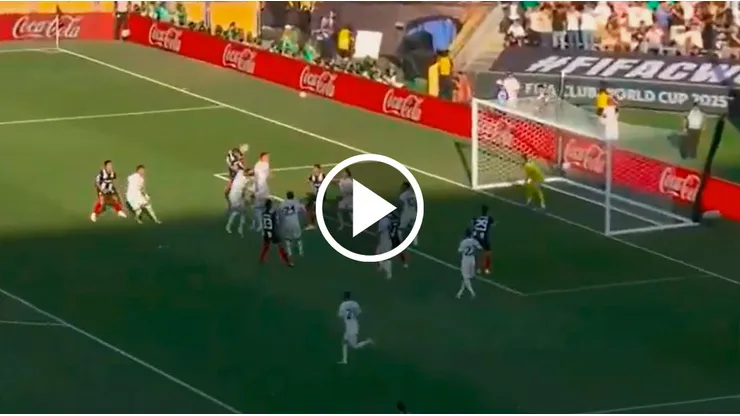 Sergio Ramos ganó de cabeza y anotó el primero del juego.