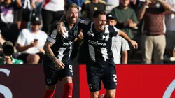 Sergio Ramos festeja el 1-0 junto a Lucas Ocampos.