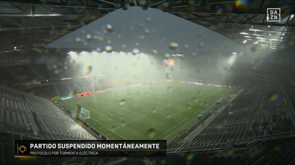Una tormenta eléctrica azota a la ciudad de Cincinnati en el partido entre Pachuca y Red Bull Salzburgo. [Foto: Captura]