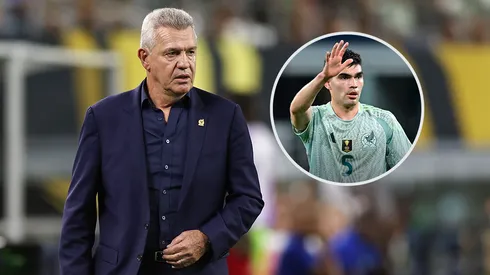 El 'Vasco' platicó de la sustitución del defensa de Genoa.