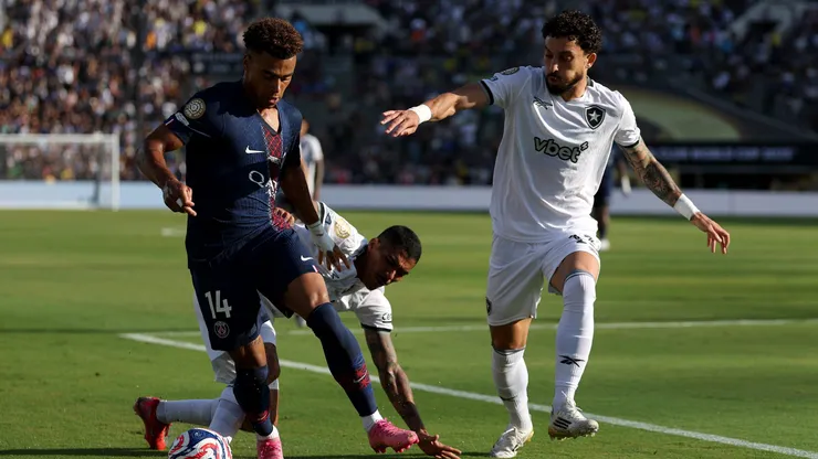 PSG y Botafogo juegan, y las directivas hacen sus trabajos.