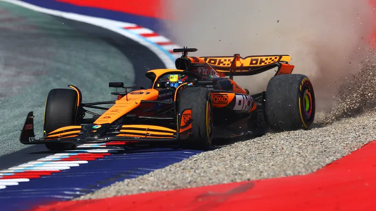 Oscar Piastri a bordo del McLaren en la F1