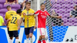 Benfica vs. Auckland se suspendió momentáneamente