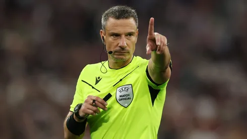 Se trata de un árbitro con amplia experiencia en partidos internacionales y con participación en finales.