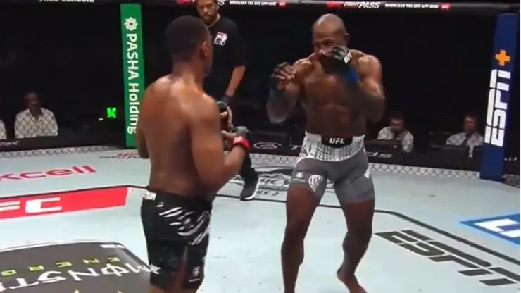 Khalil Rountree Jr. venció de manera contundente a Jamahal Hill en Bakú.