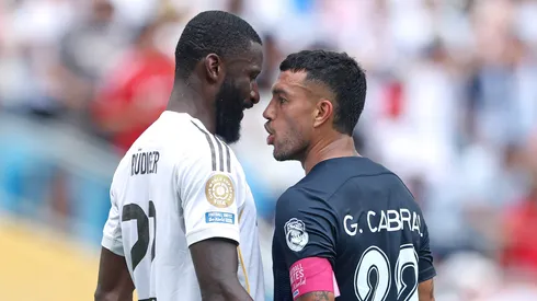 Antonio Rüdiger y Gustavo Cabral tuvieron un fuerte cruce sobre el final del Real Madrid vs. Pachuca