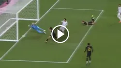 El increíble errado de Raúl Jiménez ante Costa Rica