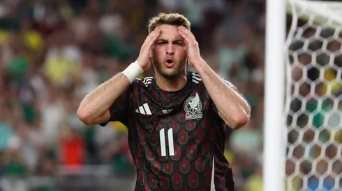 Santiago Giménez se pierde el México vs Uruguay