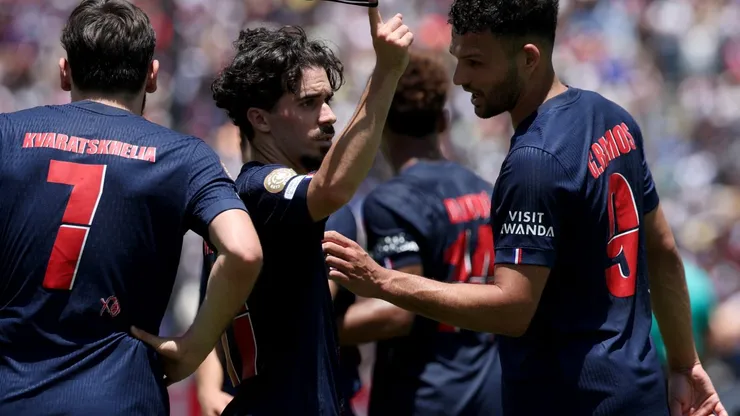 Khvicha Kvaratskhelia adelanta a PSG en Seattle