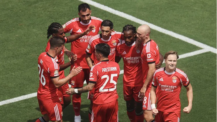 Benfica le gana a Bayern Múnich y se apodera del Grupo C