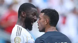 Gustavo Cabral cara a cara con Antonio Rüdiger en Pachuca vs. Real Madrid