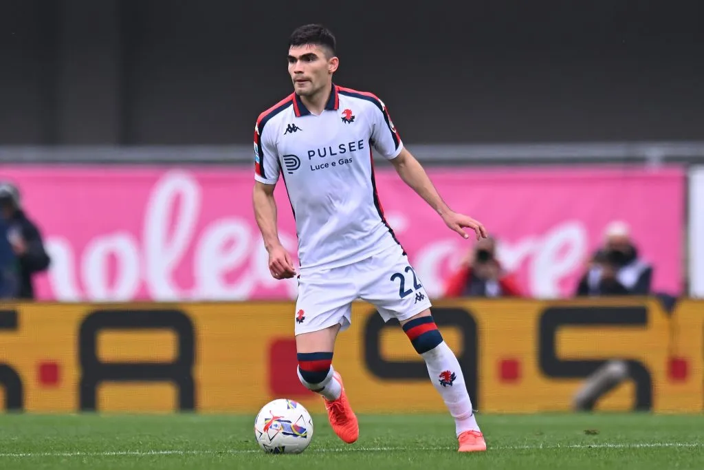 Johan Vásquez con Genoa (Getty Images)