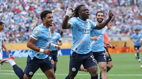 Jérémy Dokú celebra su gol contra Juventus