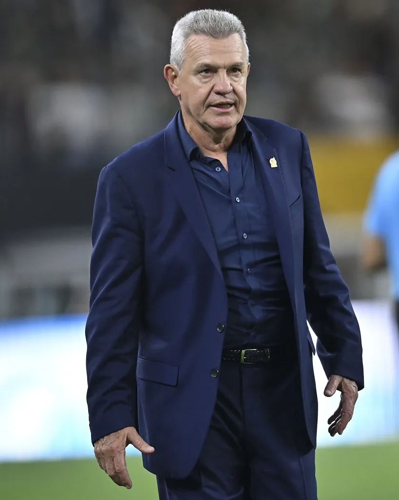 Javier Aguirre deberá realizar una modificación obligada producto de la lesión de Luis Chávez. (Imago7)