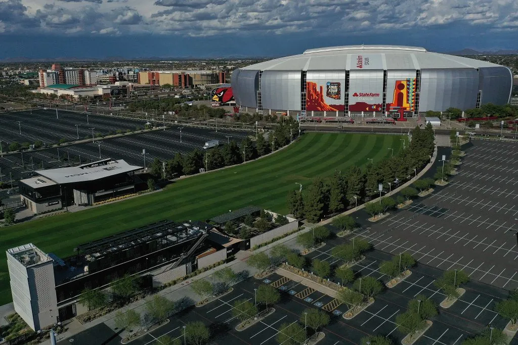 Los alrededores del curioso State Farm Stadium [Foto: Getty]