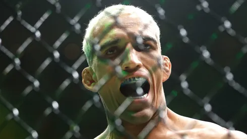 Charles Oliveira brilló de gran manera en UFC Río.