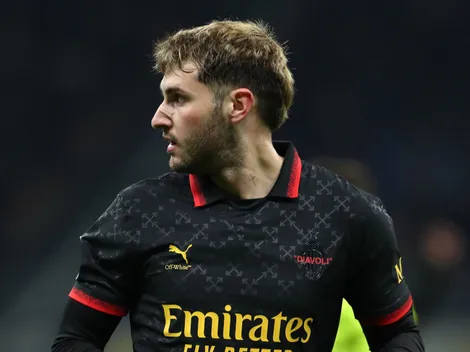 ¿Por qué no juega Santiago Giménez en Milan vs. Roma?