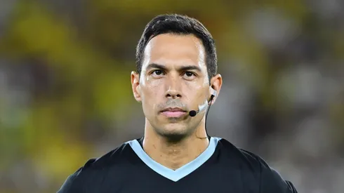 Facundo Tello, árbitro designado por la FIFA para impartir justicia en Rayados vs. Borussia Dortmund