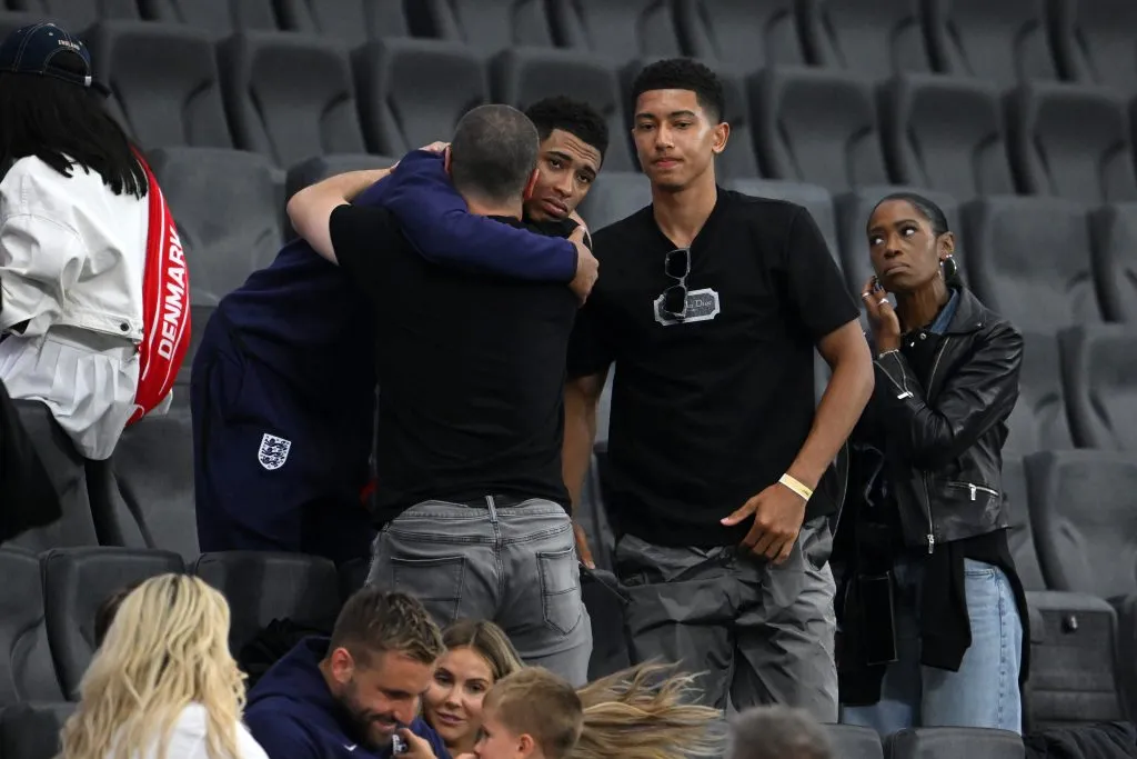 Jude y Jobe Bellingham se pierden el choque entre ellos [Foto: Getty]