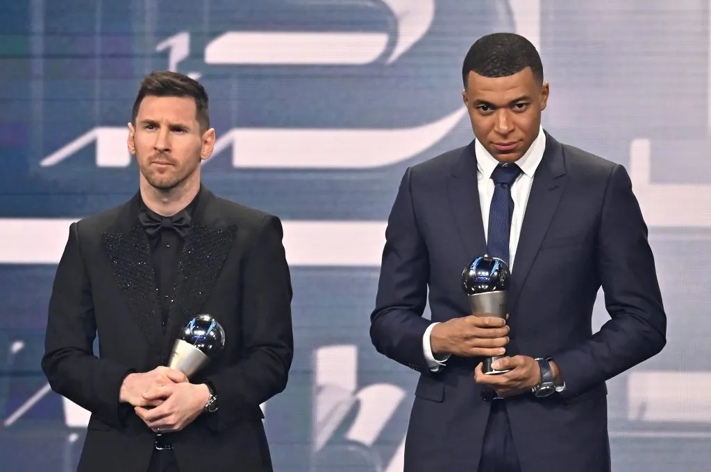 Lionel Messi junto a Kylian Mbappé (Getty Images)