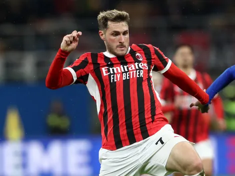 La operación que podría hacer salir a Santiago Giménez del Milan