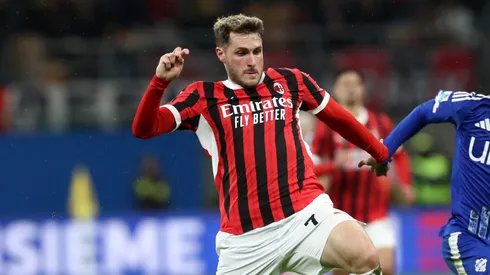 Santiago Giménez podría tener competencia o ser moneda de cambio en una operación con la Roma